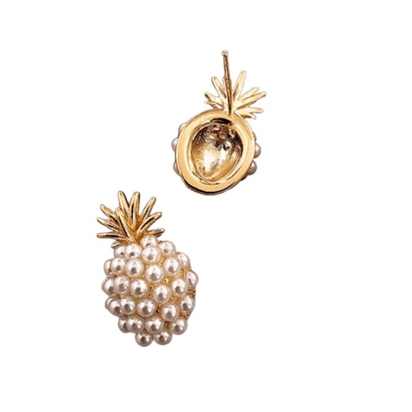 Faux Pearl Gold Pineapple Earrings - Picture 2 of 3